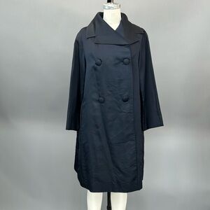 Elegant deep navy Women's Trench Coat. Medium, best lining